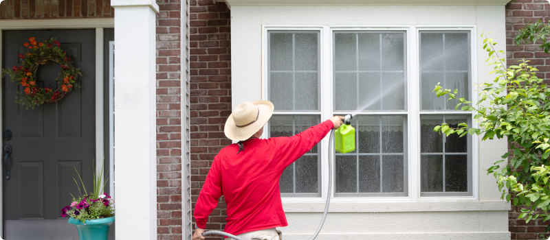 Cleaning the exterior of a house
