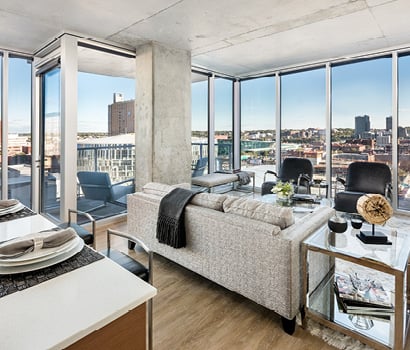 1LTLivingRoom410*350