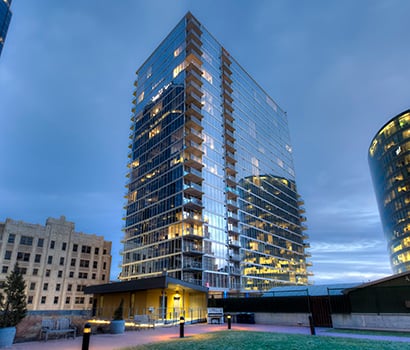 OneLight_Exterior_RooftopDogPark_410x350