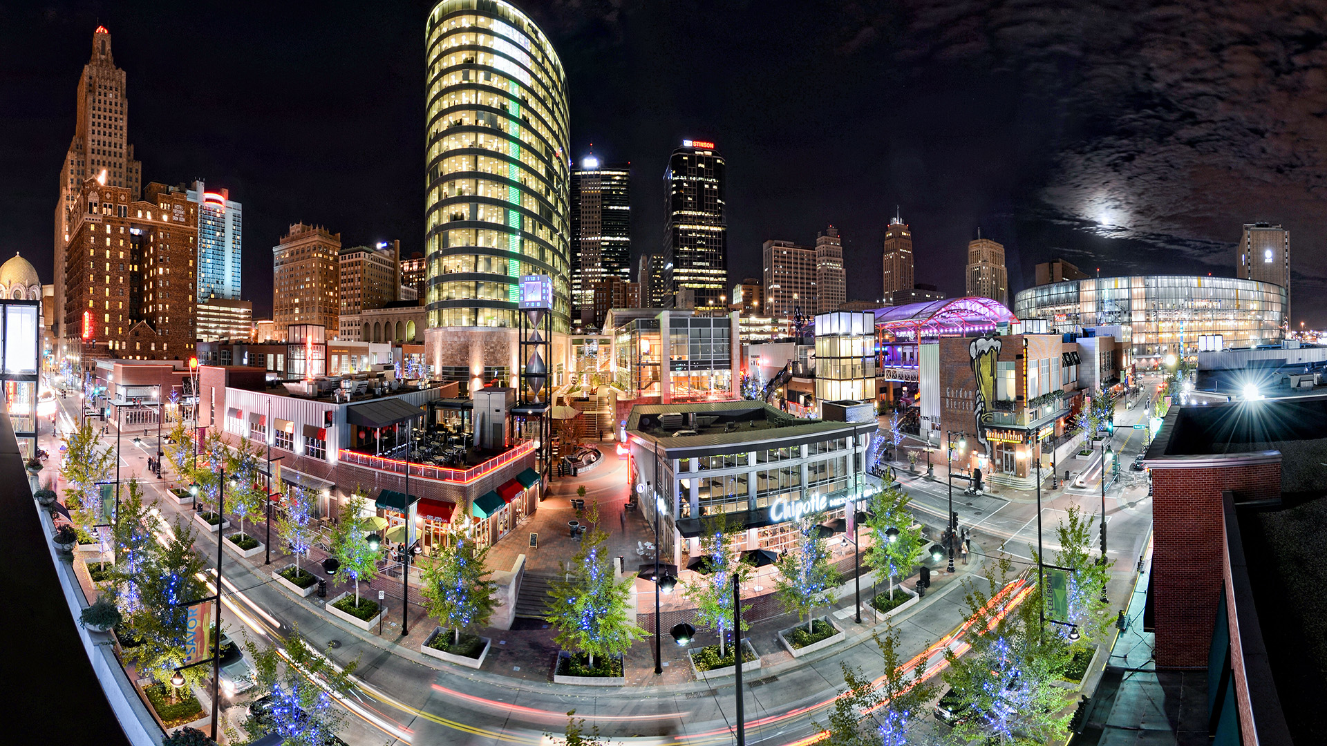 Kansas City Power and Light District at night