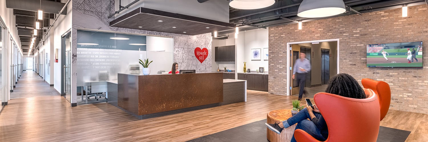 SPKStlLobbyPeople1500*500