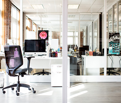 SparkBmore_Desks_3_410x350