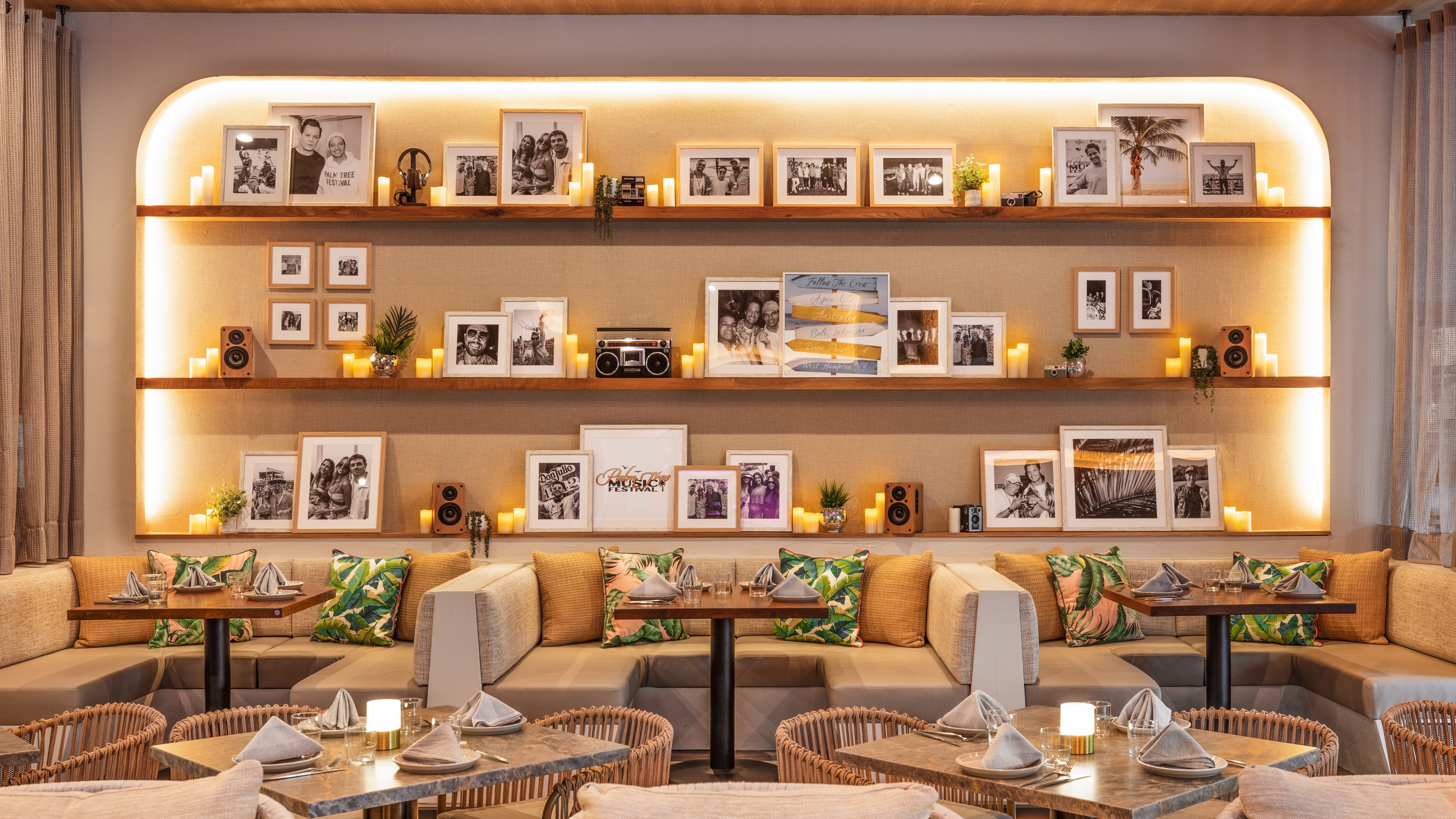 Palm Tree Club Dining Wall