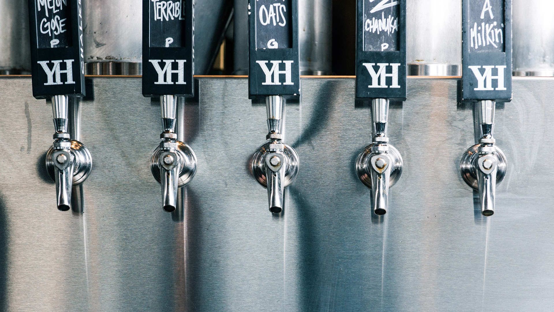 Yard House - YH beer taps