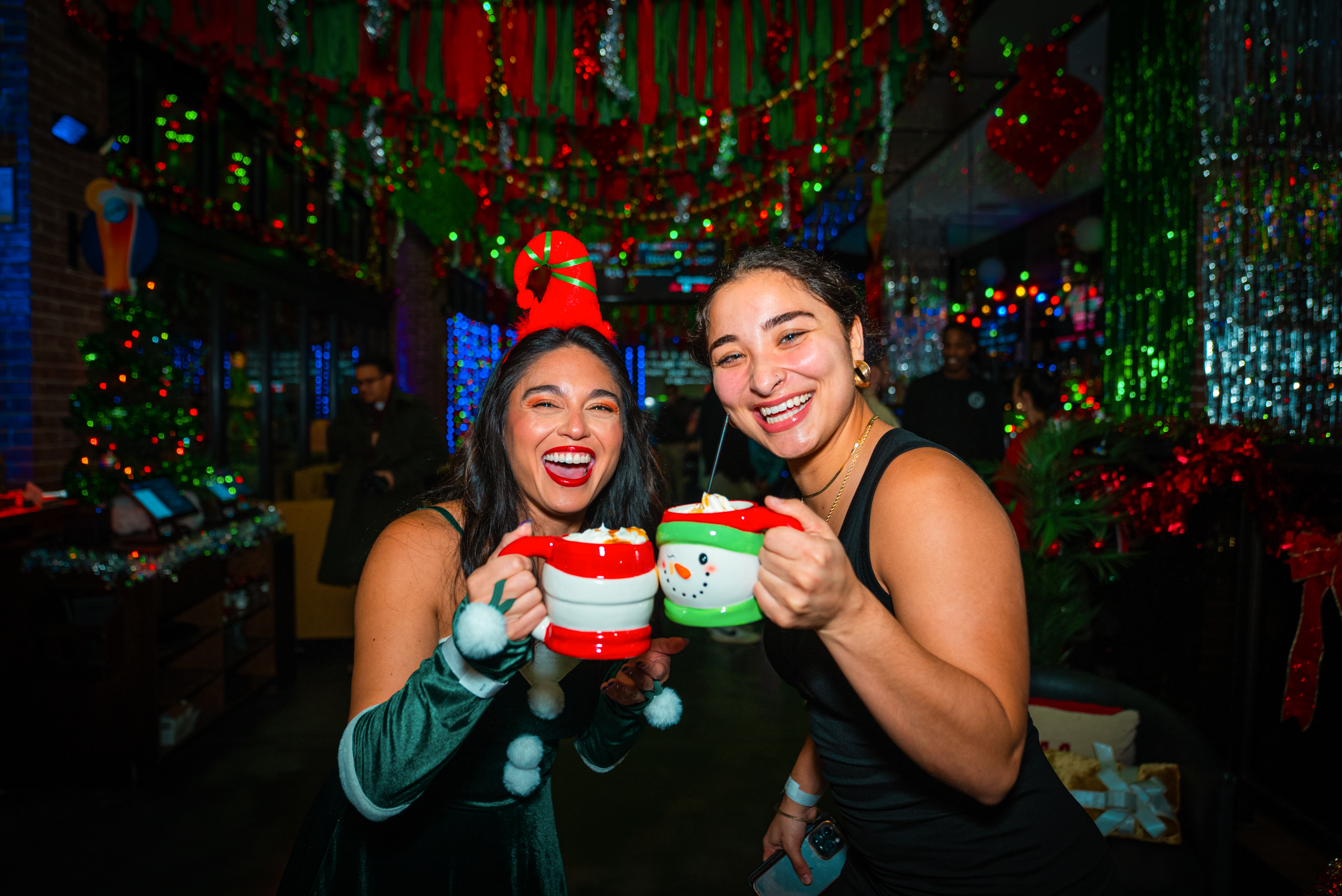 Tinsel Tavern Cheers