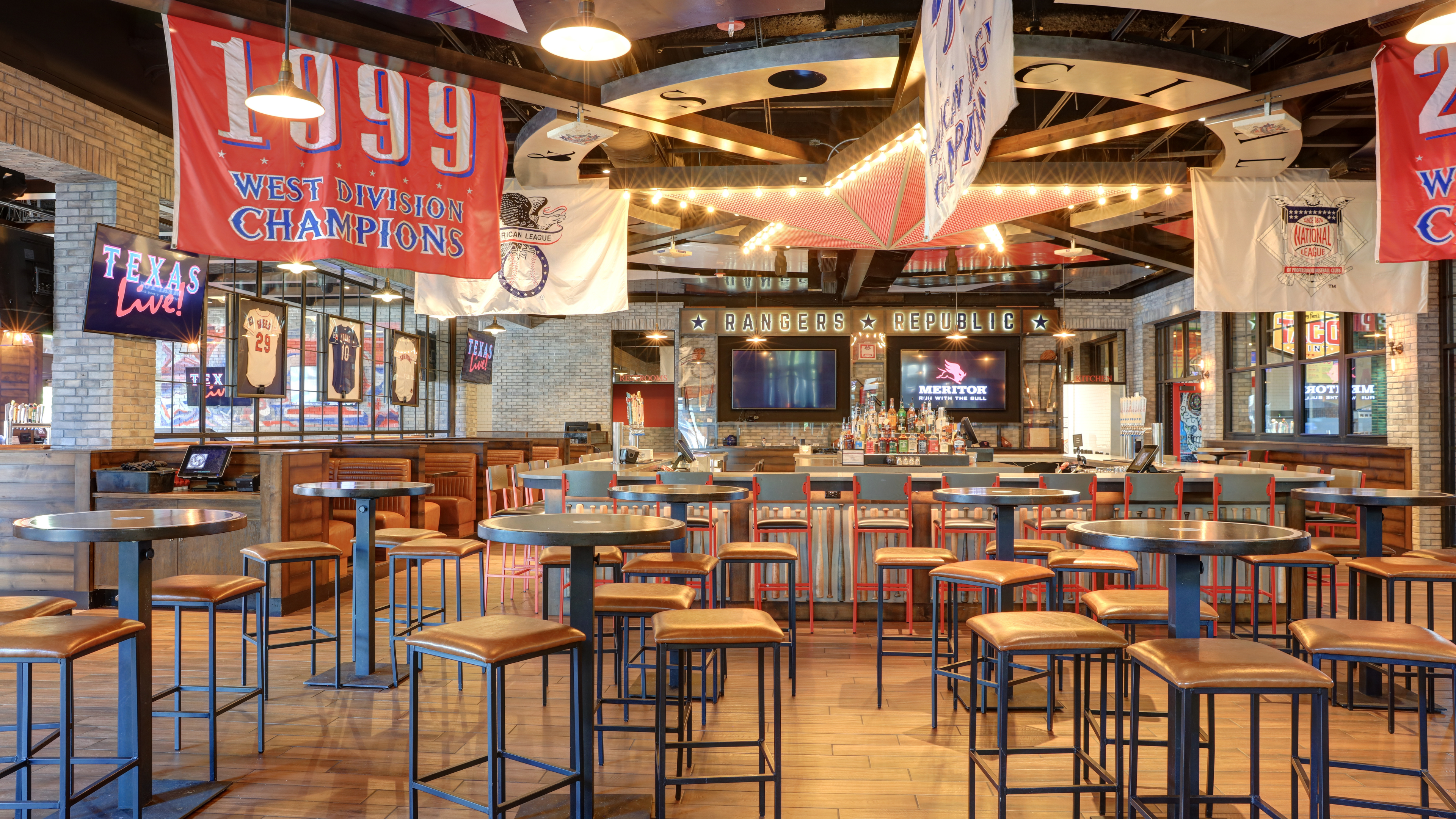 RANGERS REPUBLIC - Key Ft - Crush Cocktail Bar