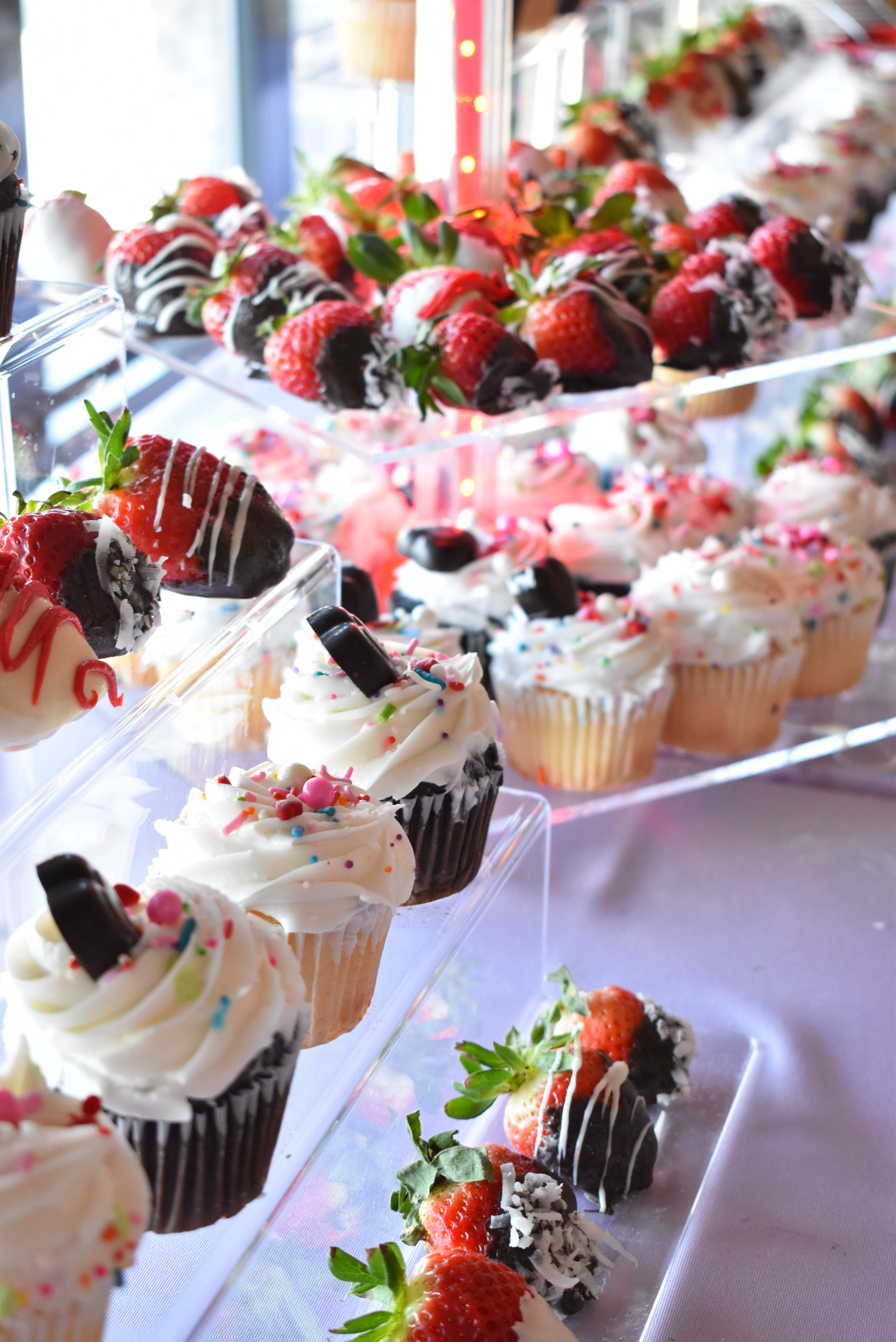 Galentine's Day Valentine's Drag Show Cupcakes