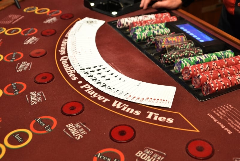 Image of a Four Card Poker table