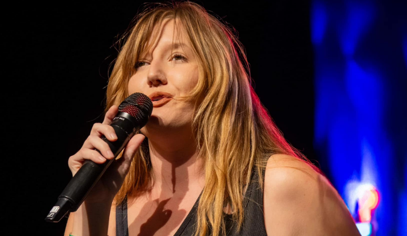 Photo of singer Gabby Rae