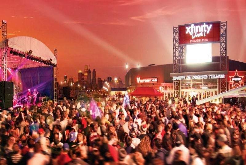 Crowd cheering at Xfinity Live!