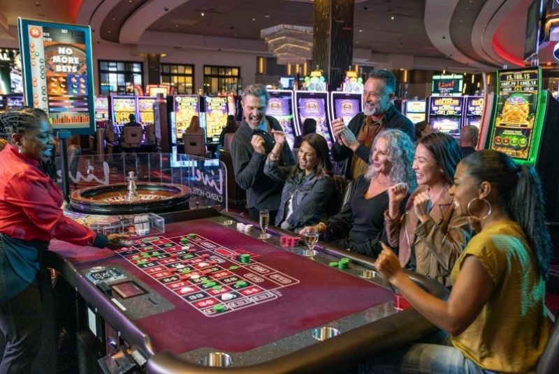 Guests playing roulette at Live! Casino.
