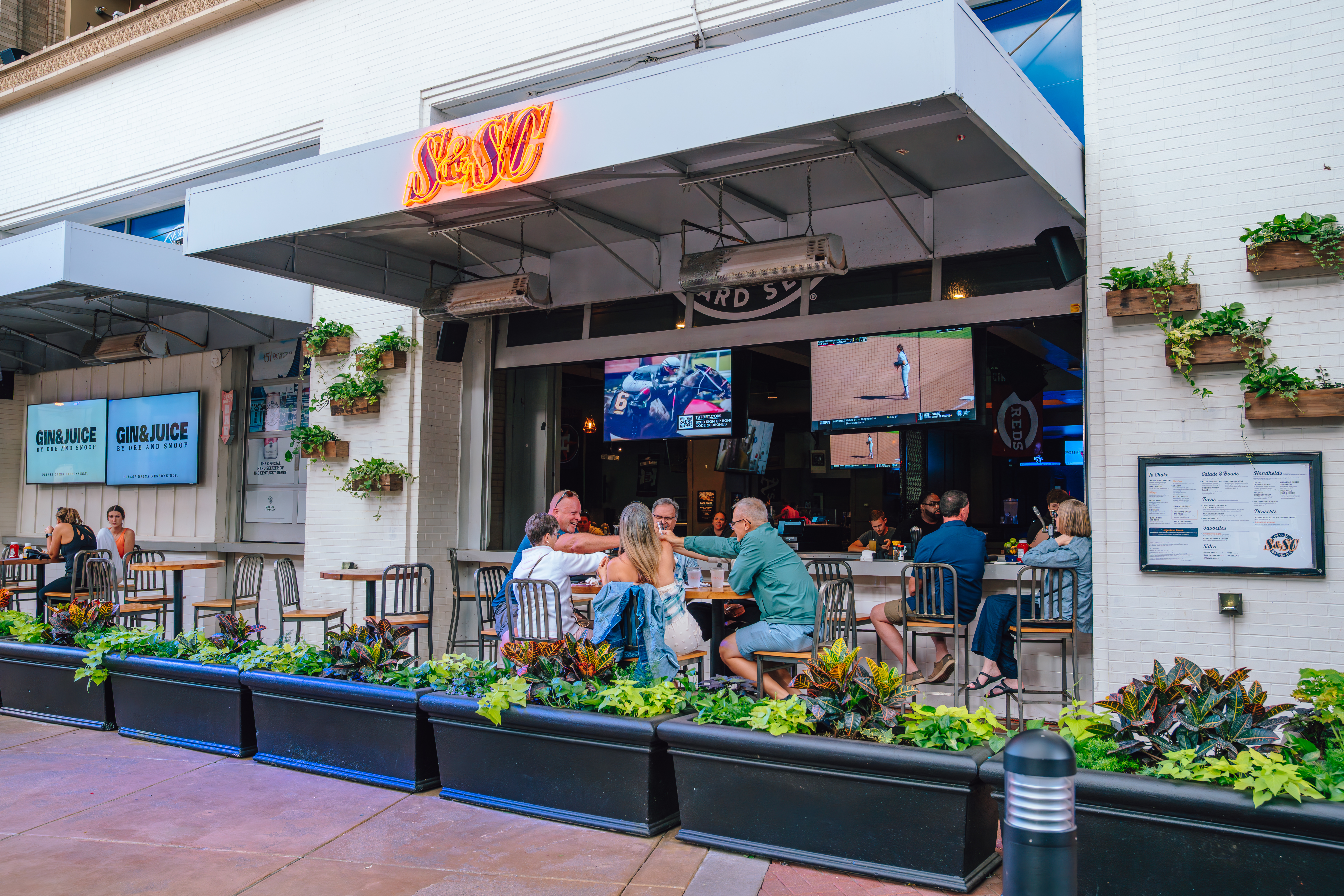 Sports & Social patio & outdoor dining