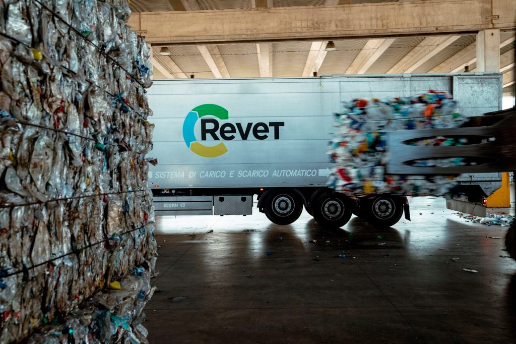 Revet