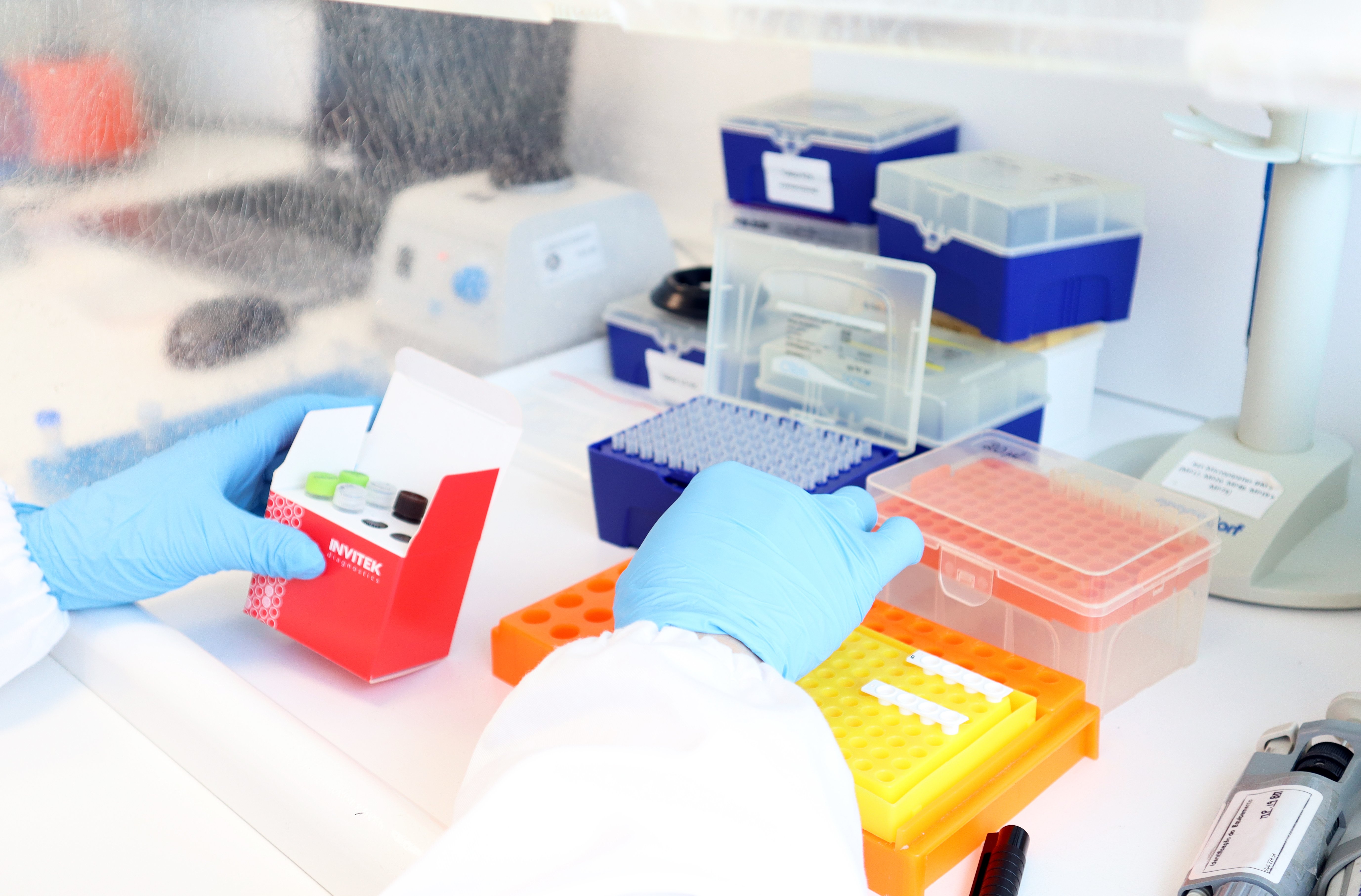InviScreen PCR product box