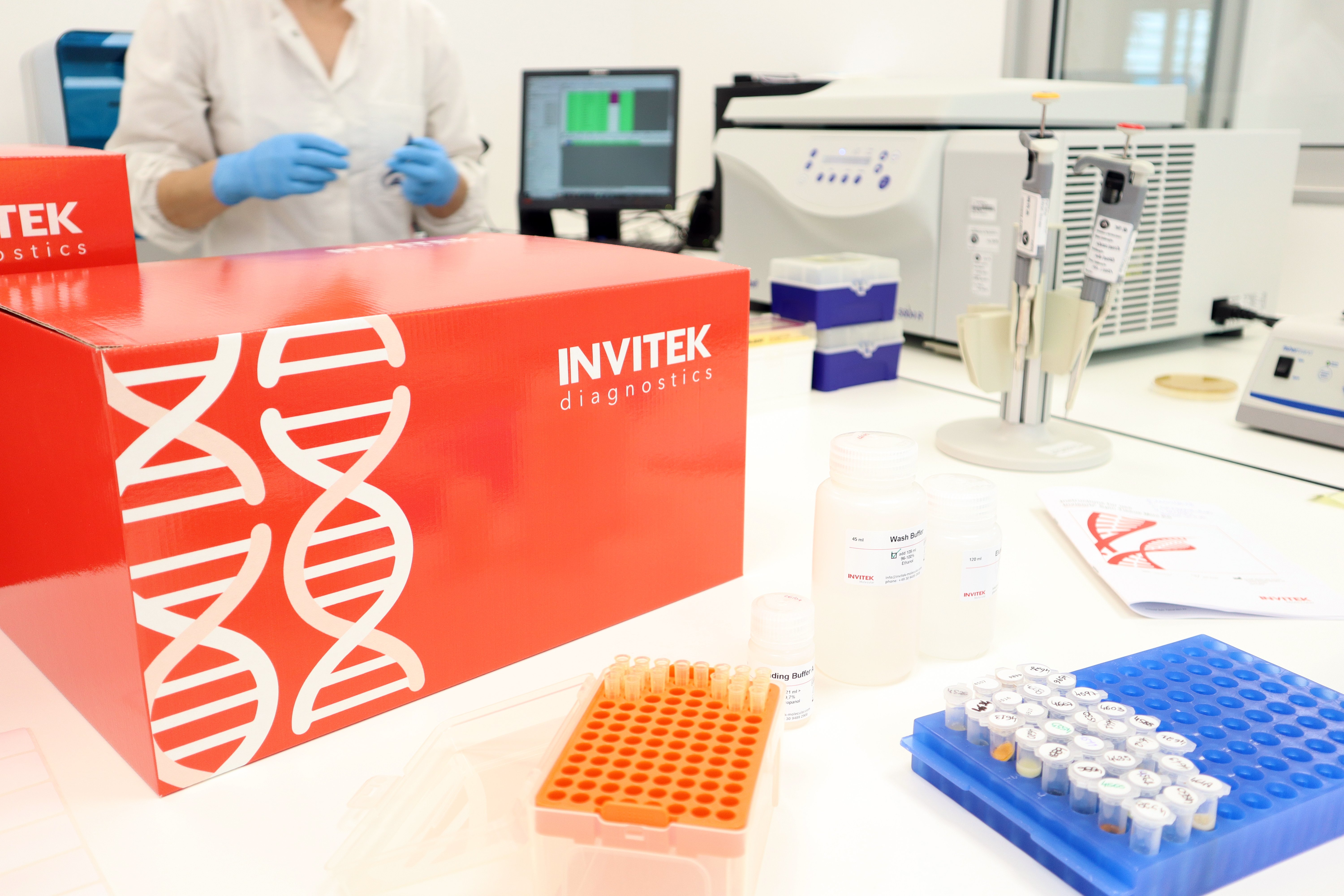 InviSorb kit box in lab