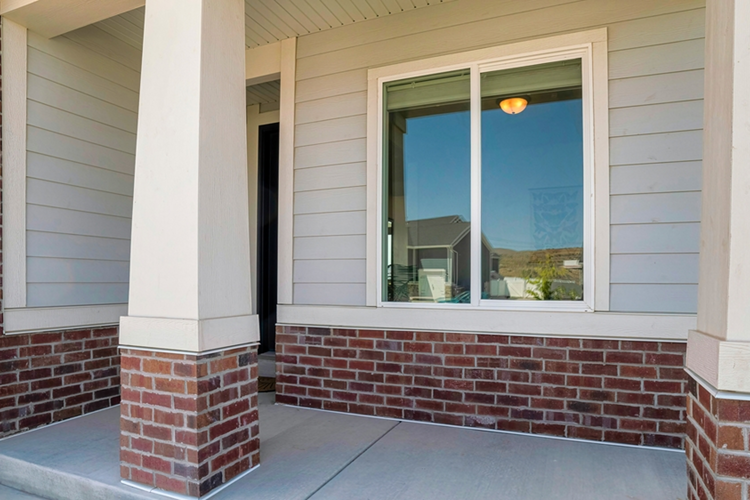 Replacement Window Materials: Compare What’s Inside Different Types of Windows   Find out how to choose the right window replacement materials for your home.  