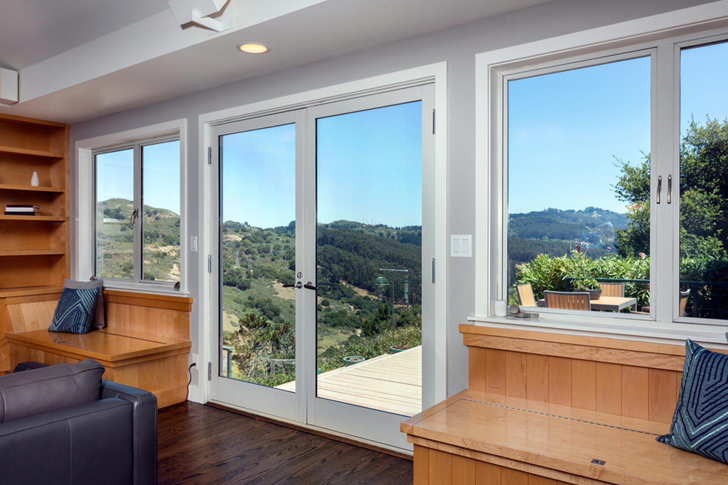 Replacement Window Materials: Double Aluminum Doors and Windows