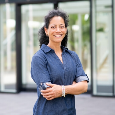 sectorspecialist zakelijke dienstverlening cynthia joseph