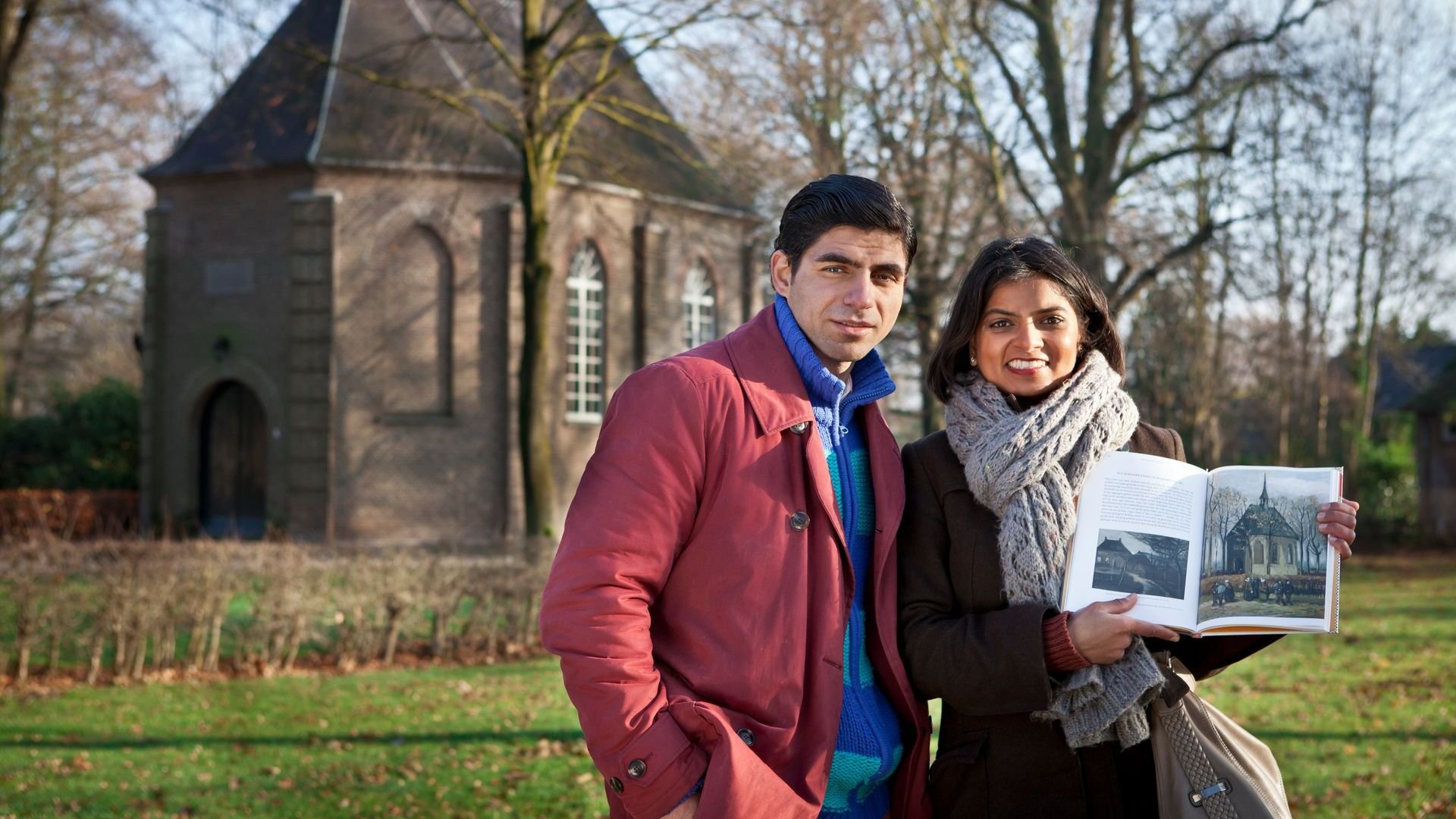 Couple in front of a church in Nuenen