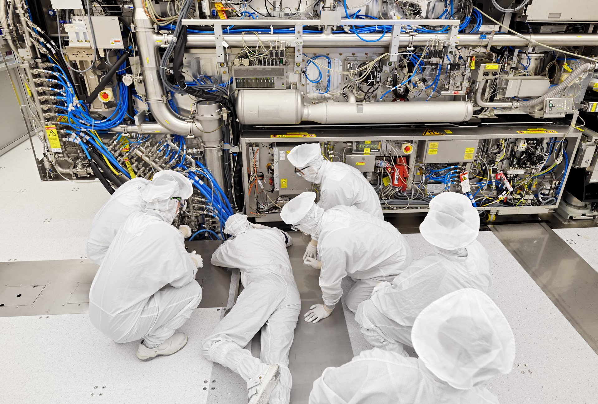 47029-cleanroom-euv-wafer-stage-training