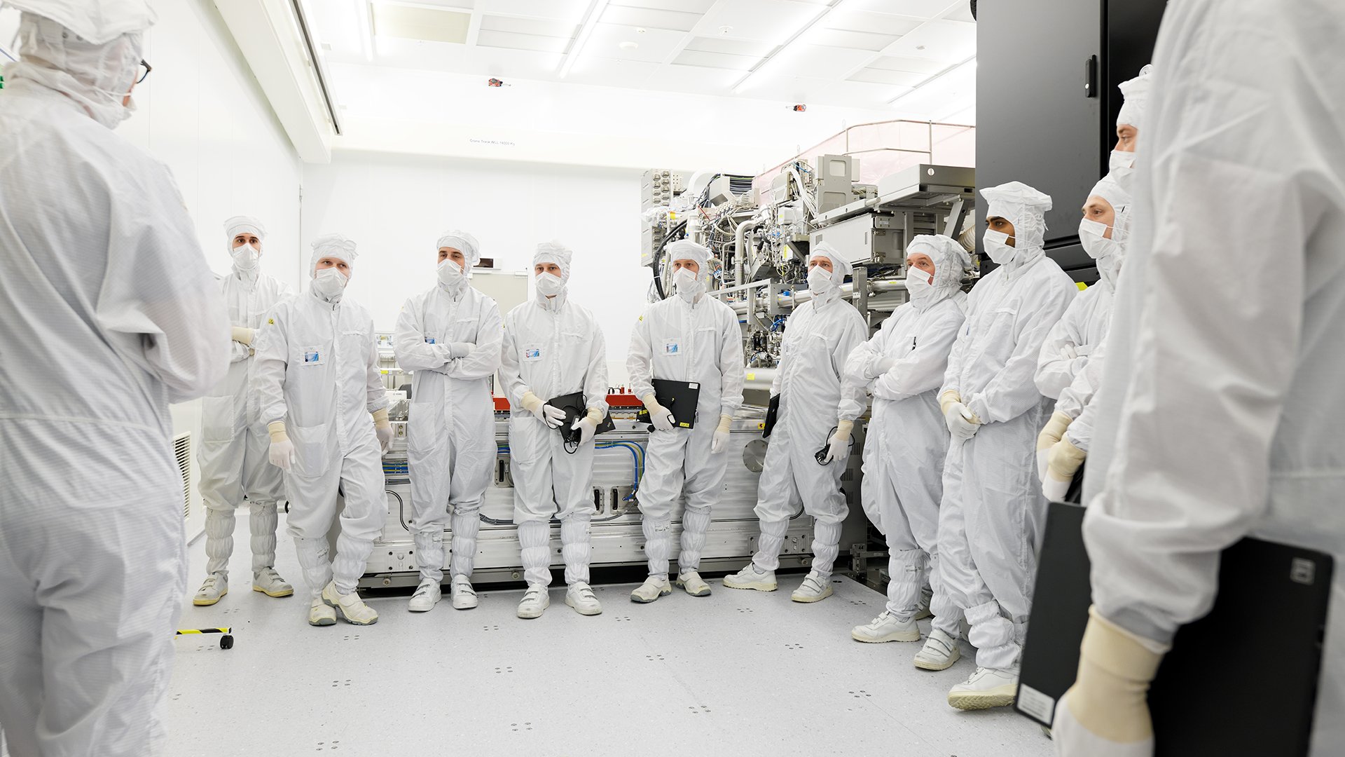 ASML_Cleanroom_Assembly_April2019_56