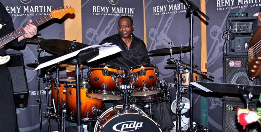 fred-dinkins-live-900x457