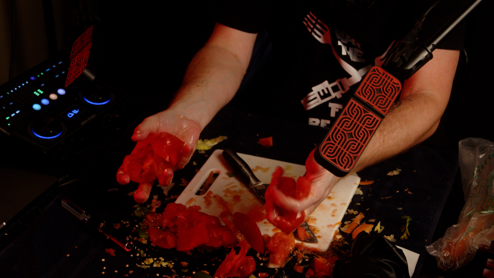 Matt Lange brutalizing tomatoes