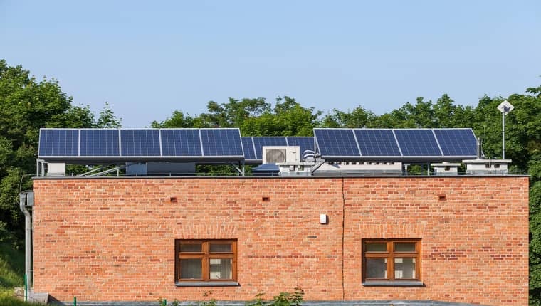 combinar aerotermia con placas solares termicas 1