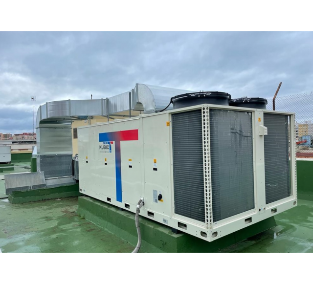 Sistemas de climatización por aire Kubic Next Hitecsa en un Centro de Salud en Andalucía