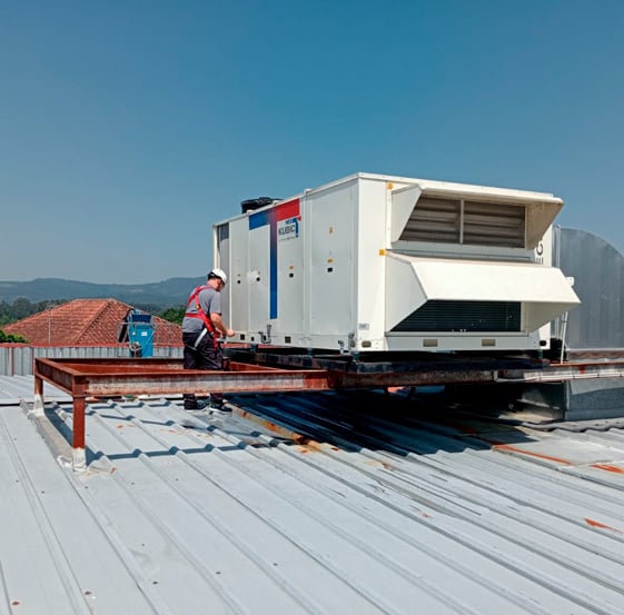 servicio-tecnico-561x553