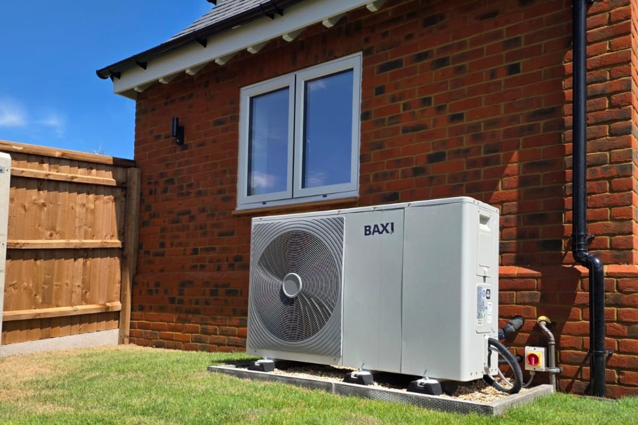 Copas Brothers Construction has fitted four Baxi air source heat pumps at Hedsor Billinghurst in Taplow, Buckinghamshire