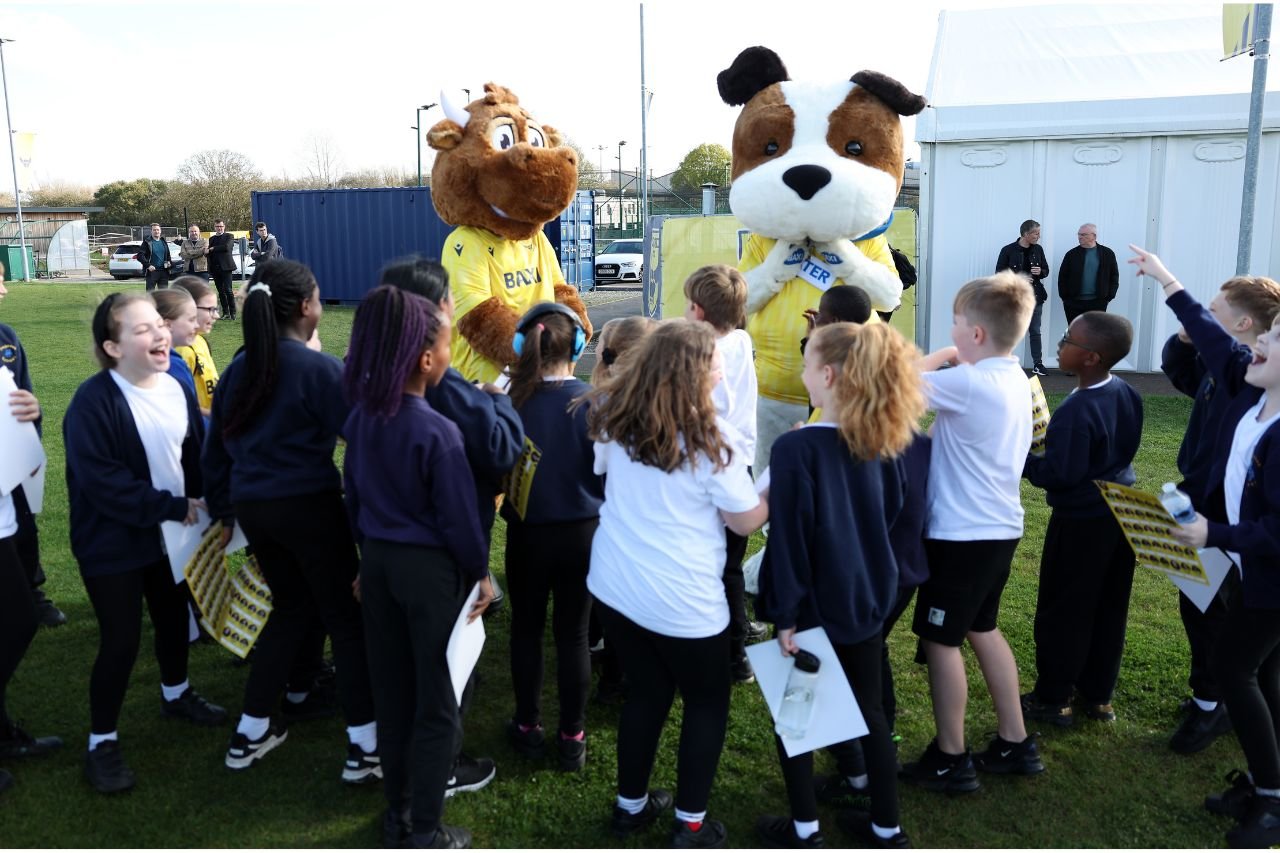 Baxter pays a surprise visit to Oxford primary school students - Baxi News