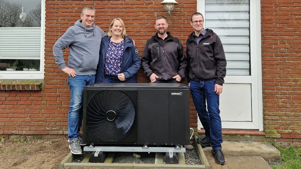 BRÖTJE Referenz: Hybridheizung im Einfamilienhaus - Wärmepumpe plus Gas-Brennwertgerät verbunden durch das Kit 65