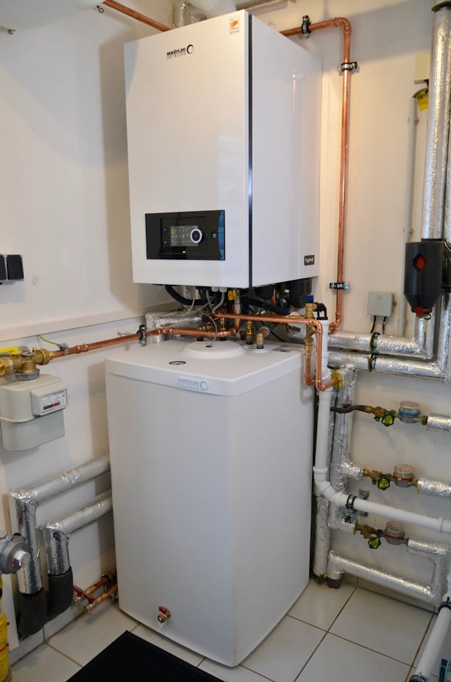 BRÖTJE Referenz: Hybridheizung im Einfamilienhaus - Wärmepumpe plus Gas-Brennwertgerät verbunden durch das Kit 65