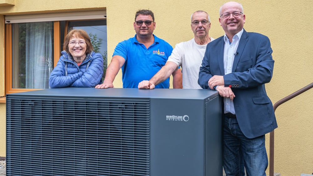 Zufriedene Gesichter nach einem Wärmepumpeneinbau in Würzburg