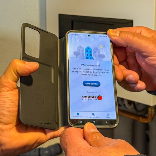 Smartphone mit geöffneter BRÖTJE App