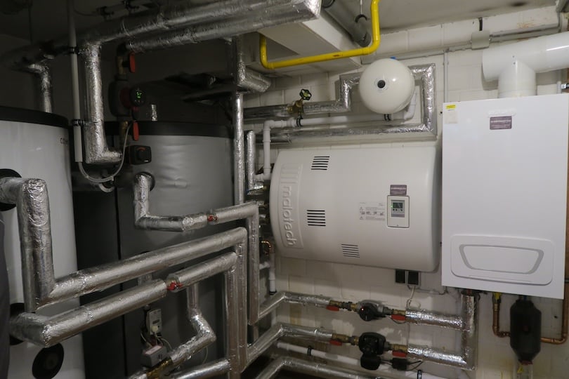 Pufferspeicher und WGB 50 i von BRÖTJE