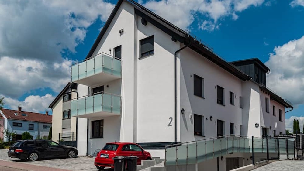 BRÖTJE Referenz: Mit Wärmepumpenkaskade zum energieeffizienten Mehrfamilienhaus