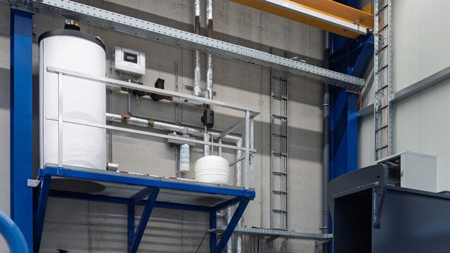 Wärmezentrale in Gewerbehalle