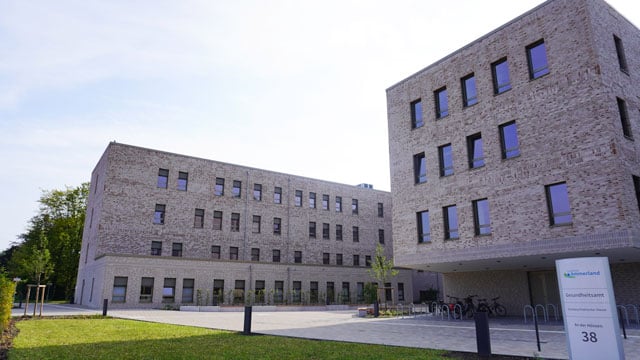 Außenansicht Verwaltungsgebäude Klinikzentrum Ammerland