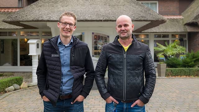 Stefan Nordhoff von Remeha und Hotelbesitzer Olaf Haake - Referenz Remeha