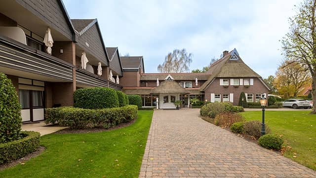 Landhaus Haake Gebäude mit Parkanlage - Remeha Referenz