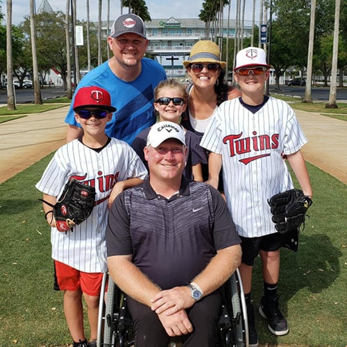 BELMKT-41246_GRAPHICS_Pay it forward story_Josh Duhamel_500x500_1223_5