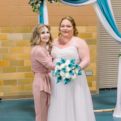 BELMKT-41112 GRAPHICS Pay It Forward Story  Elizabeth Quien_500x500_3