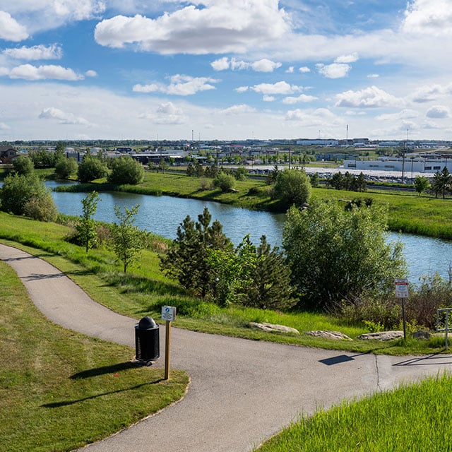 Right of First Refusal vs Right of First Offer in Alberta Land Transactions