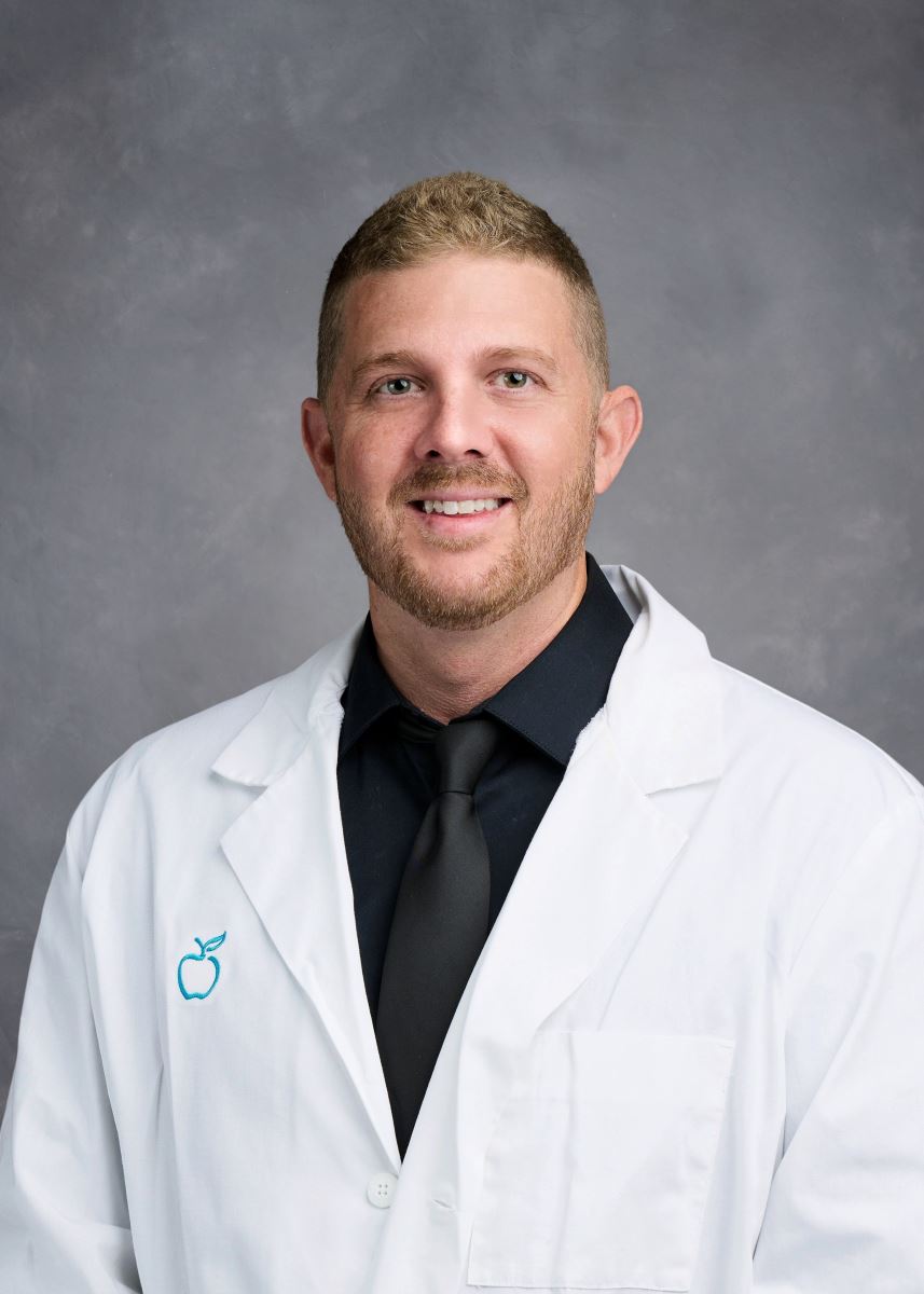 Headshot of Charles Thompson