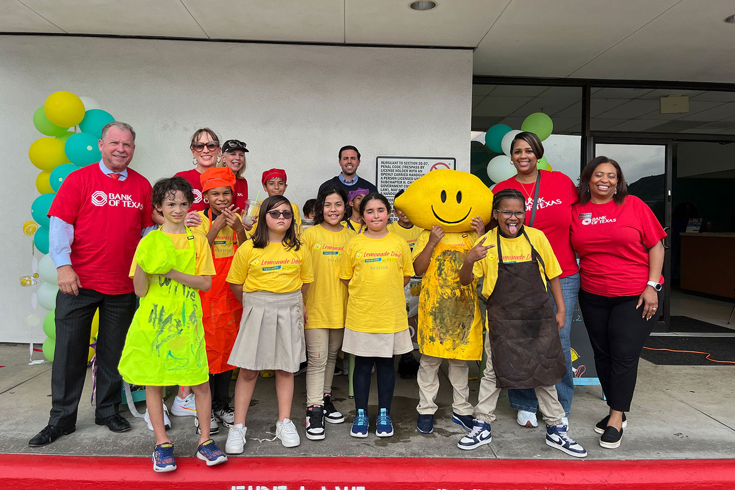 Bank of Texas employees giving back in the community