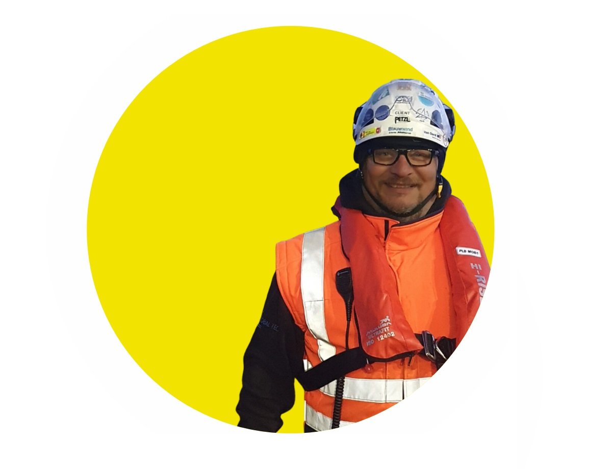 Chris Akehurst yellow