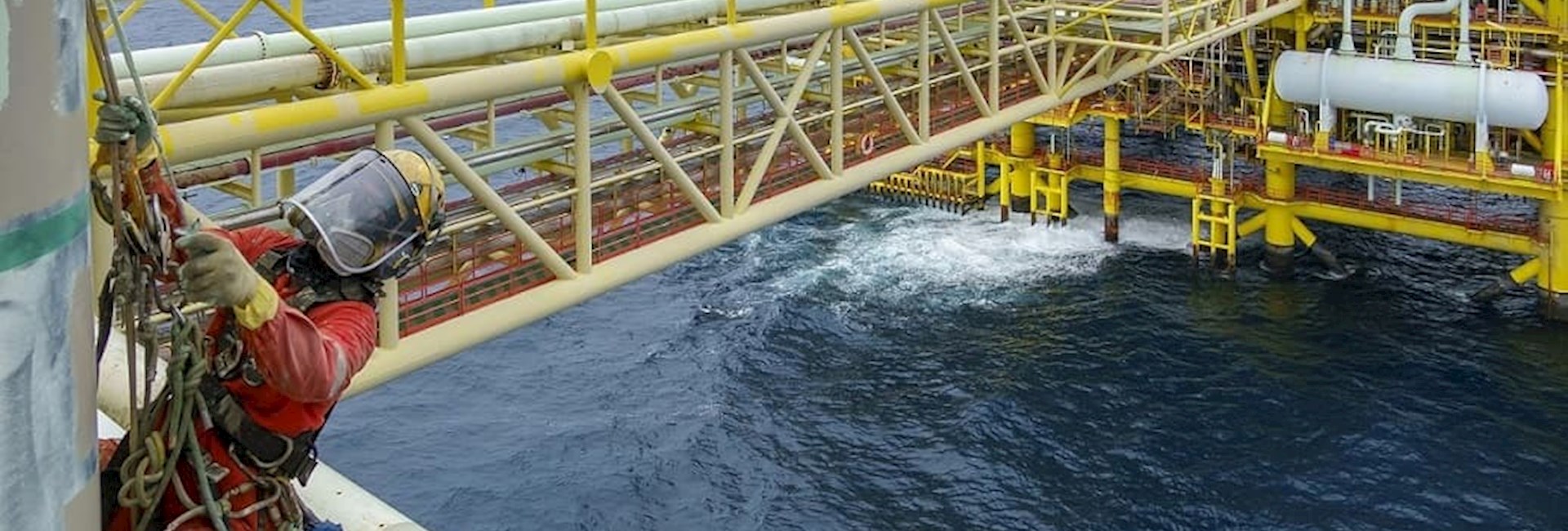 What do offshore workers do? And how much do they make? Blog Hero Image