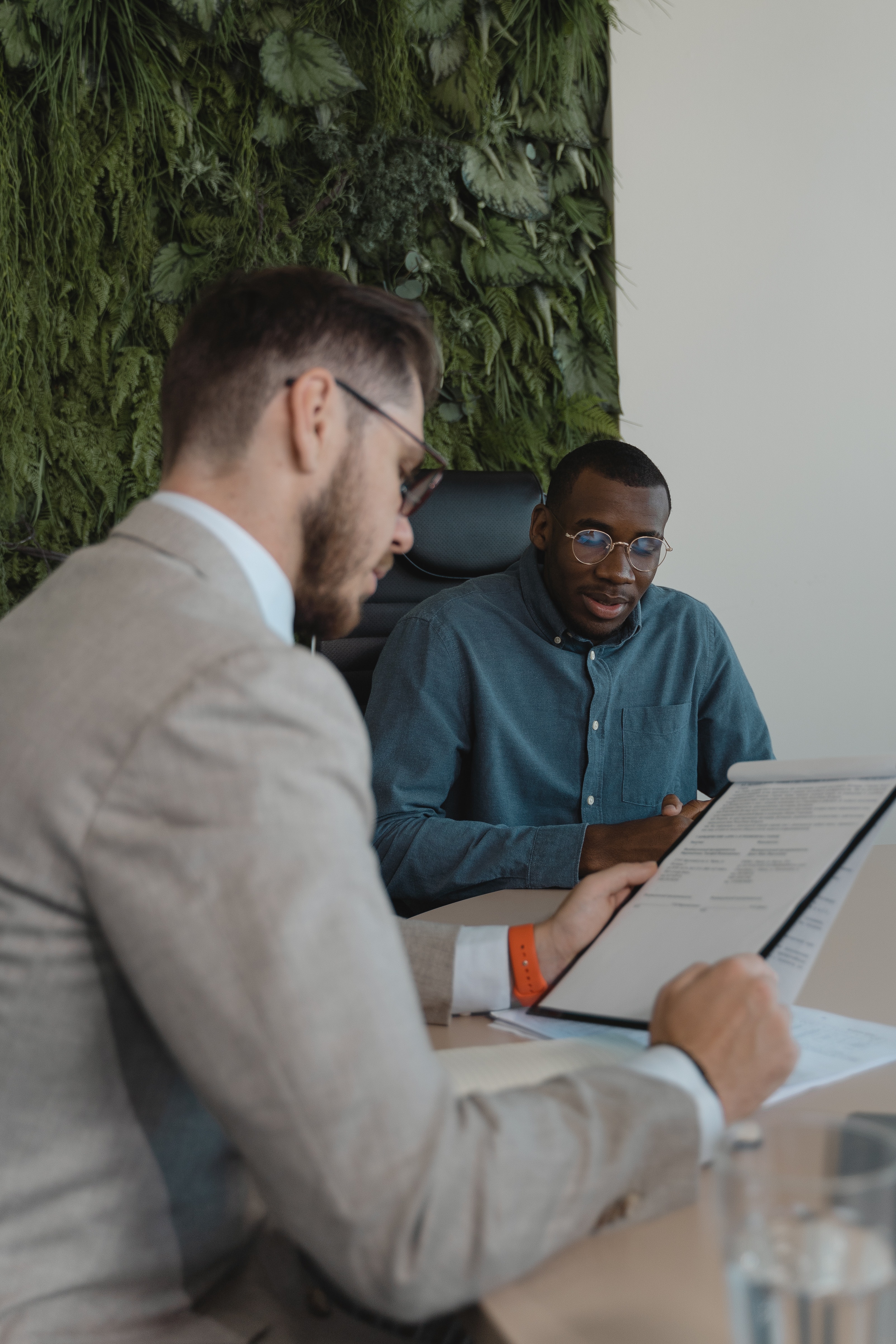 2 men job interview